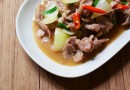 หมูผัดน้ำมันหอย
